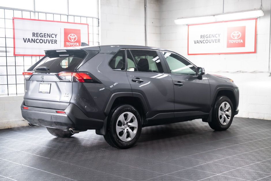 2022 Toyota RAV4 LE-14