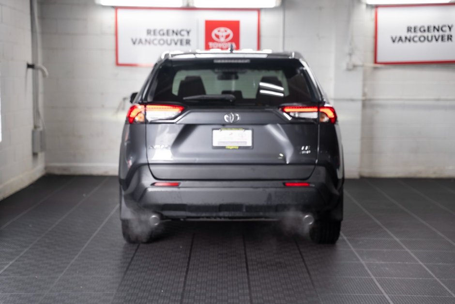 2022 Toyota RAV4 LE-12