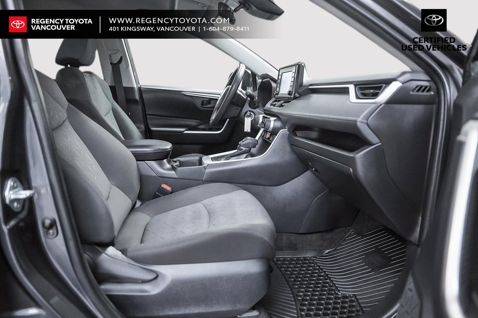 2022 Toyota RAV4 LE FWD LE-19