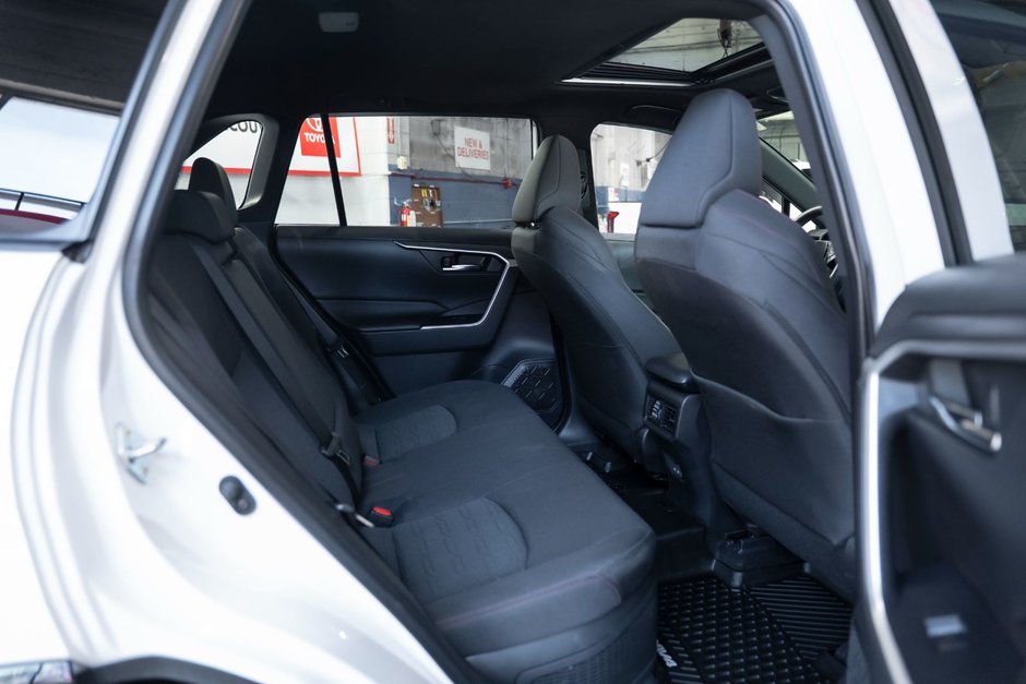 2024 Toyota RAV4 Prime SE AWD-18