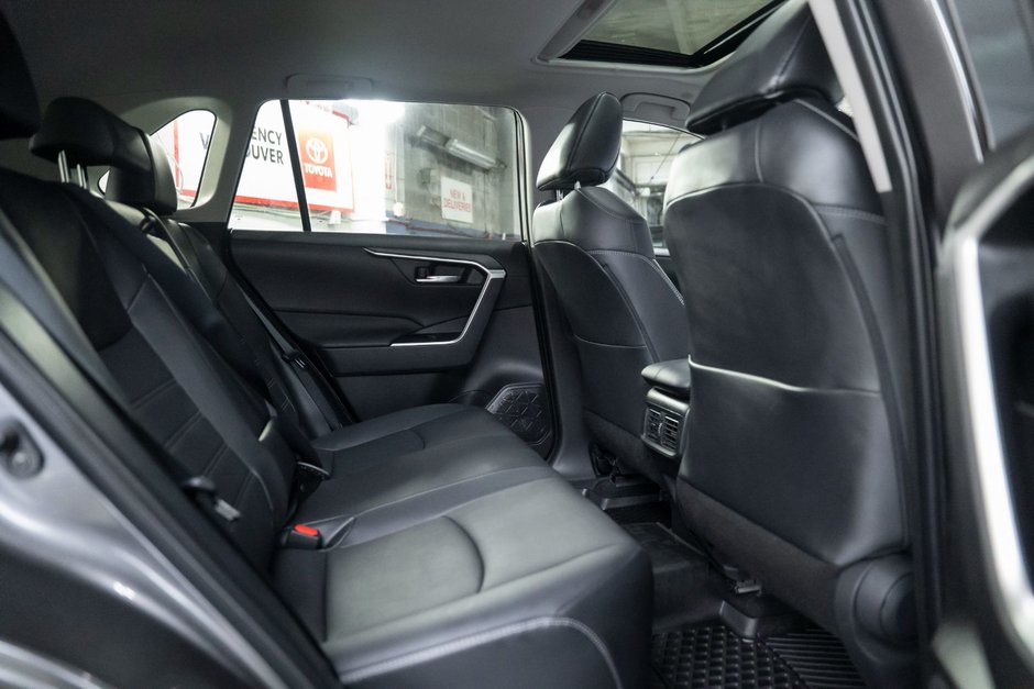 2023 Toyota RAV4 XLE AWD XLE-15