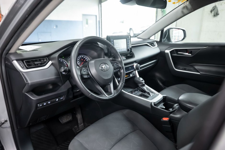 2019 Toyota RAV4 XLE FWD-8