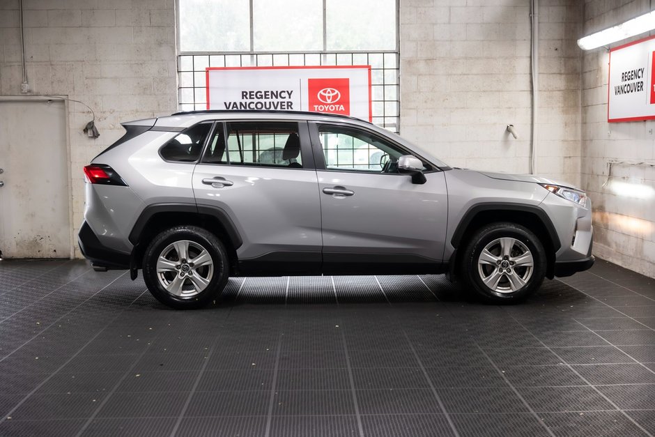 2019 Toyota RAV4 XLE FWD-16