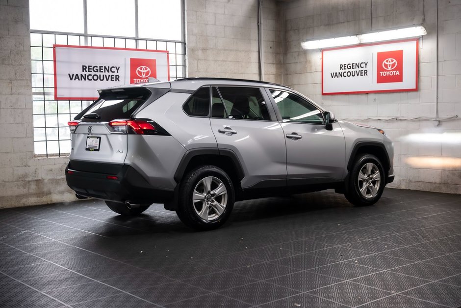 2019 Toyota RAV4 XLE FWD-15