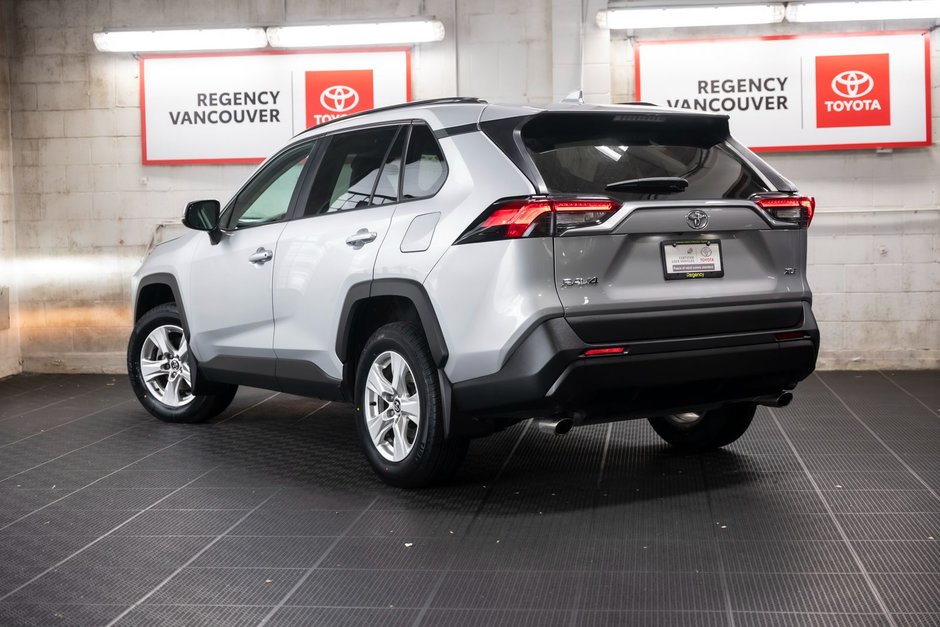 2019 Toyota RAV4 XLE FWD-12