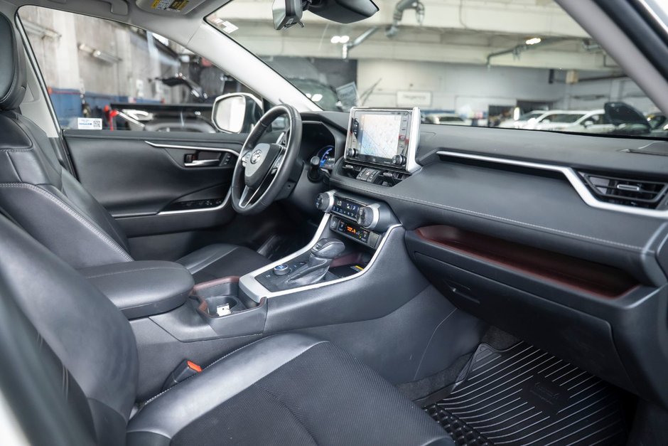 2020 Toyota RAV4 Hybrid Limited-15