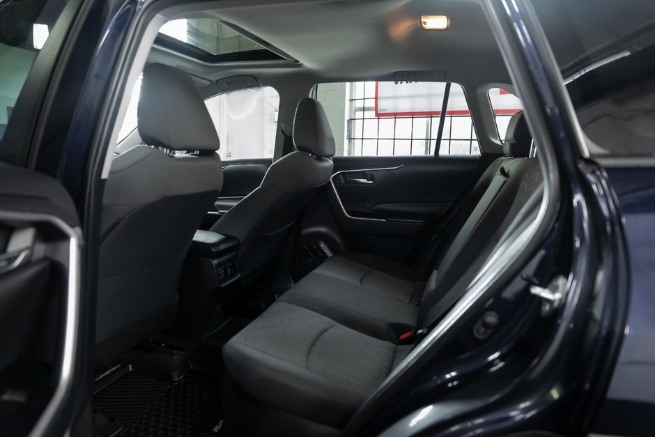 2020 Toyota RAV4 Hybrid XLE-9