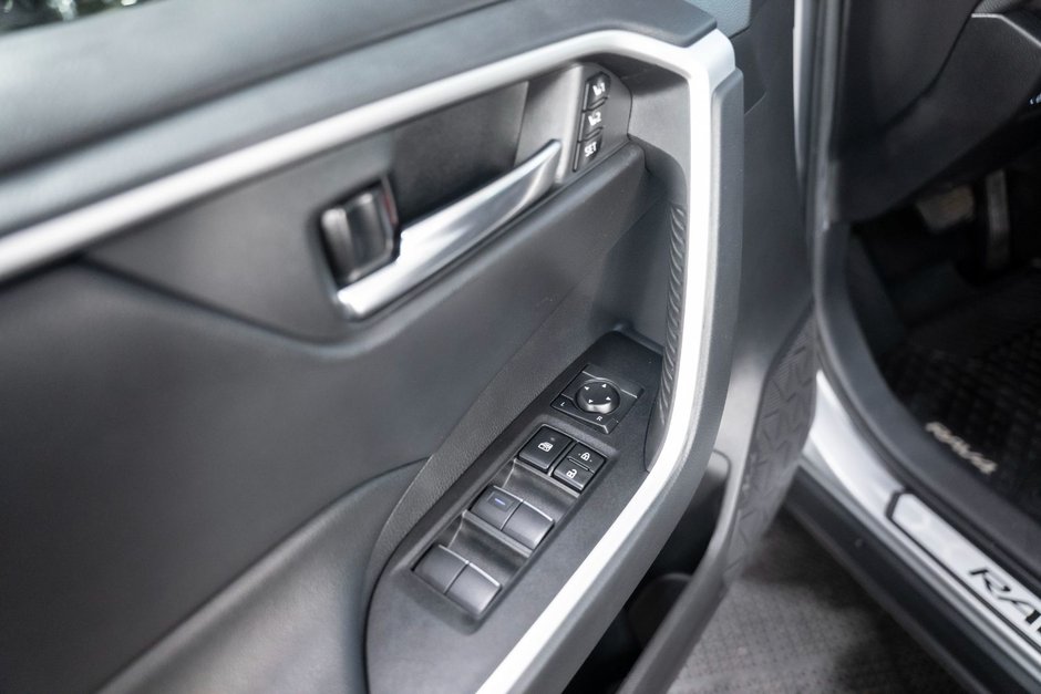 2021 Toyota Rav4 XLE AWD PREMIUM-15