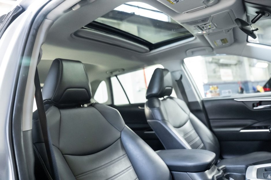 2021 Toyota Rav4 XLE AWD PREMIUM-16