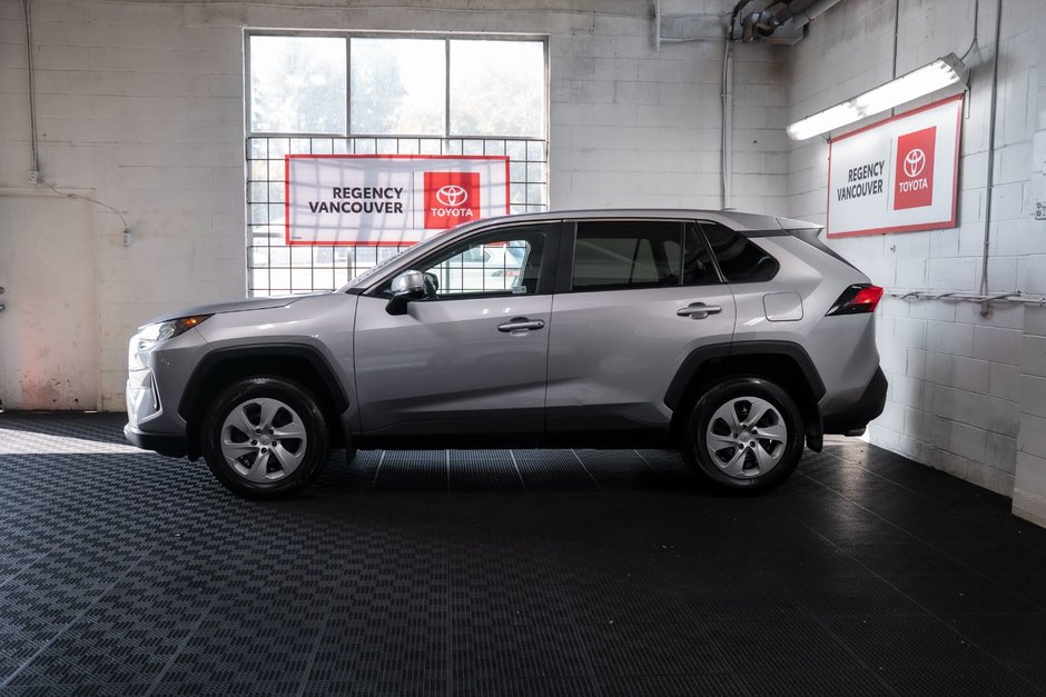 2023 Toyota RAV4 LE AWD-10