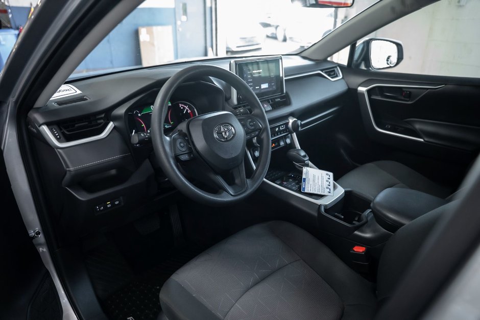 2023 Toyota RAV4 LE AWD-7