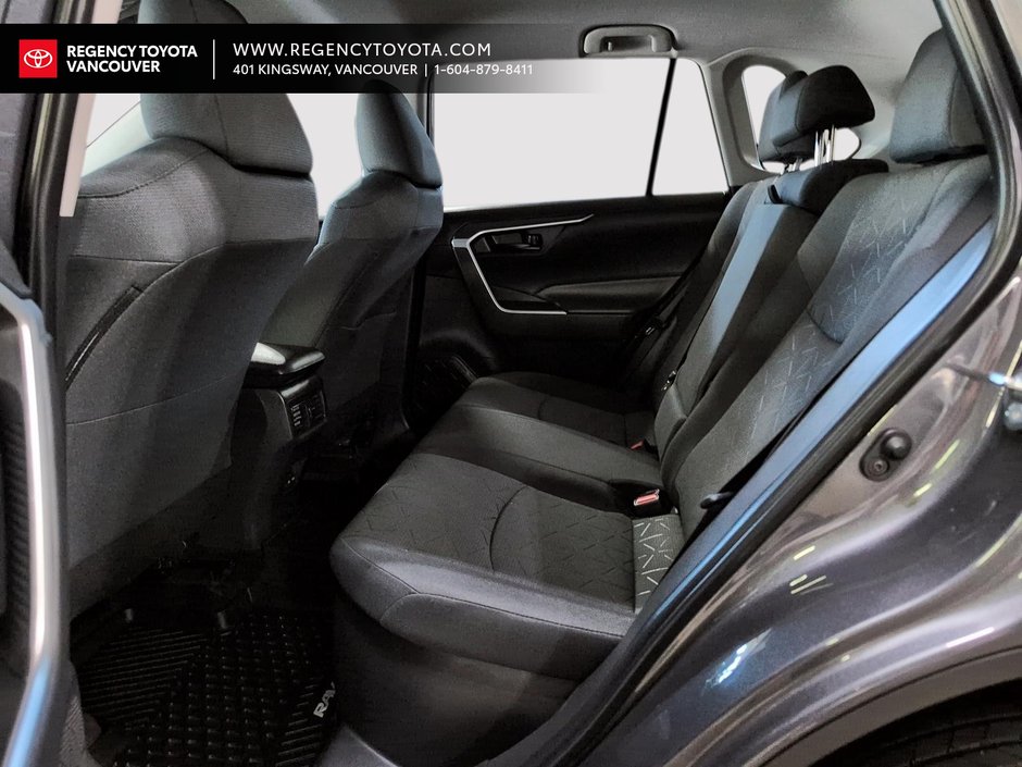 2025 Toyota RAV4Base Hybrid LE-19