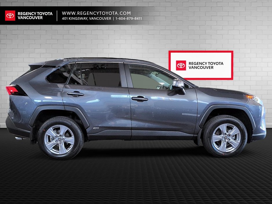 2025 Toyota RAV4Base Hybrid LE-8