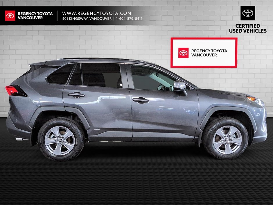 2025 Toyota RAV4Base Hybrid LE-8
