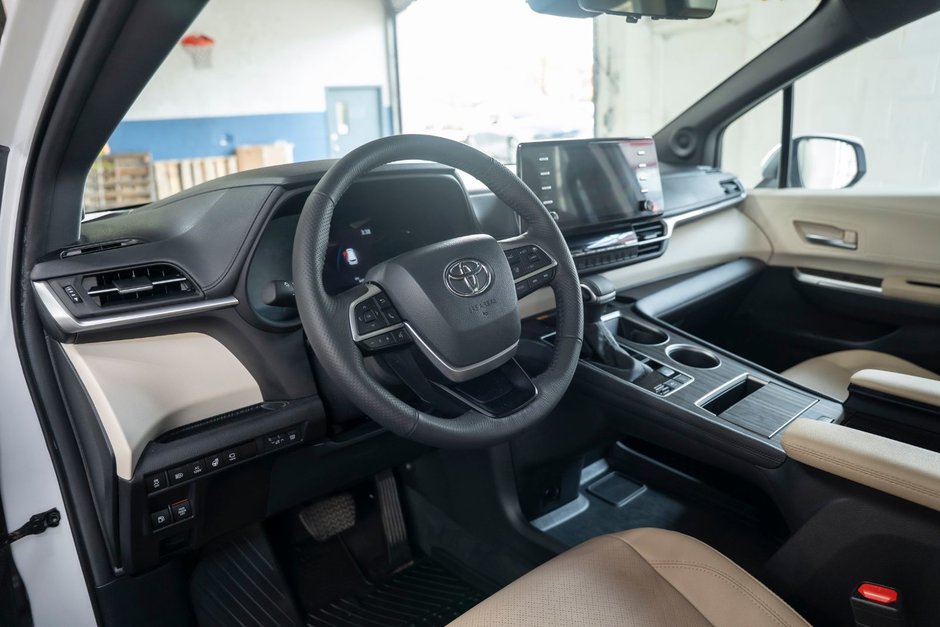 2024 Toyota Sienna Hybrid LIMITED AWD-7