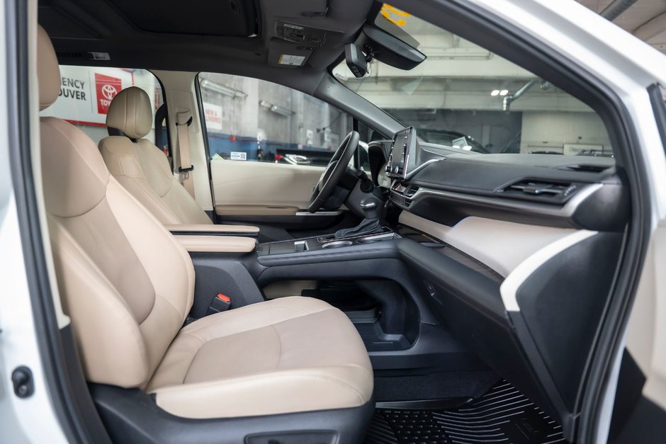 2024 Toyota Sienna Hybrid LIMITED AWD-18