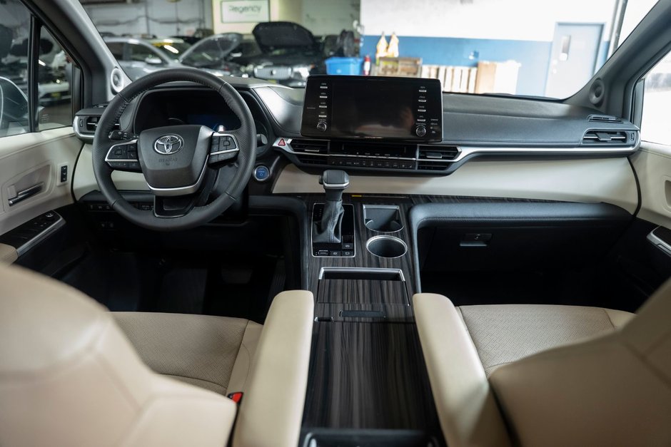 2024 Toyota Sienna Hybrid LIMITED AWD-3