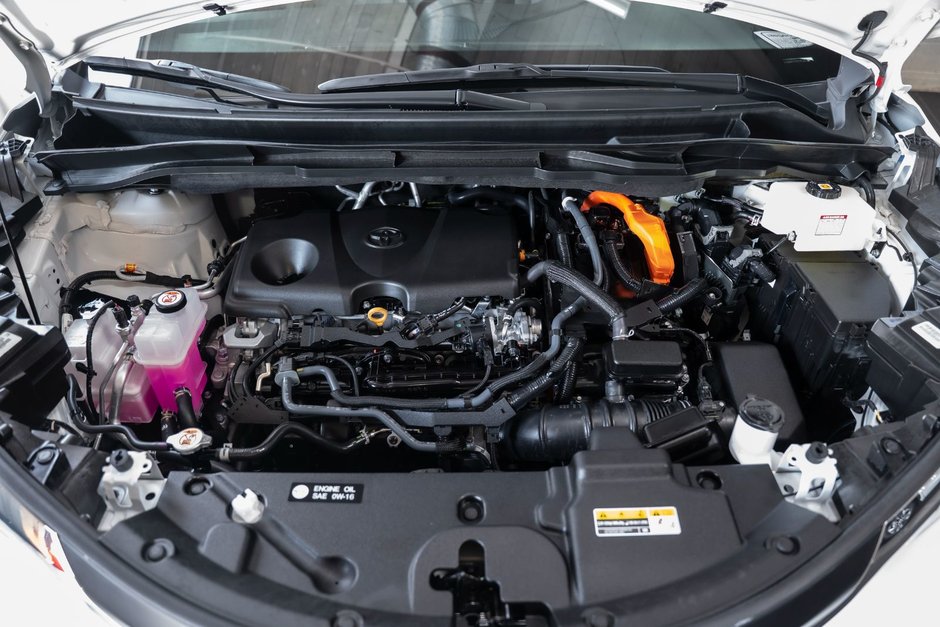 2025 Toyota Sienna Hybrid LE 8 PASSENGER-20