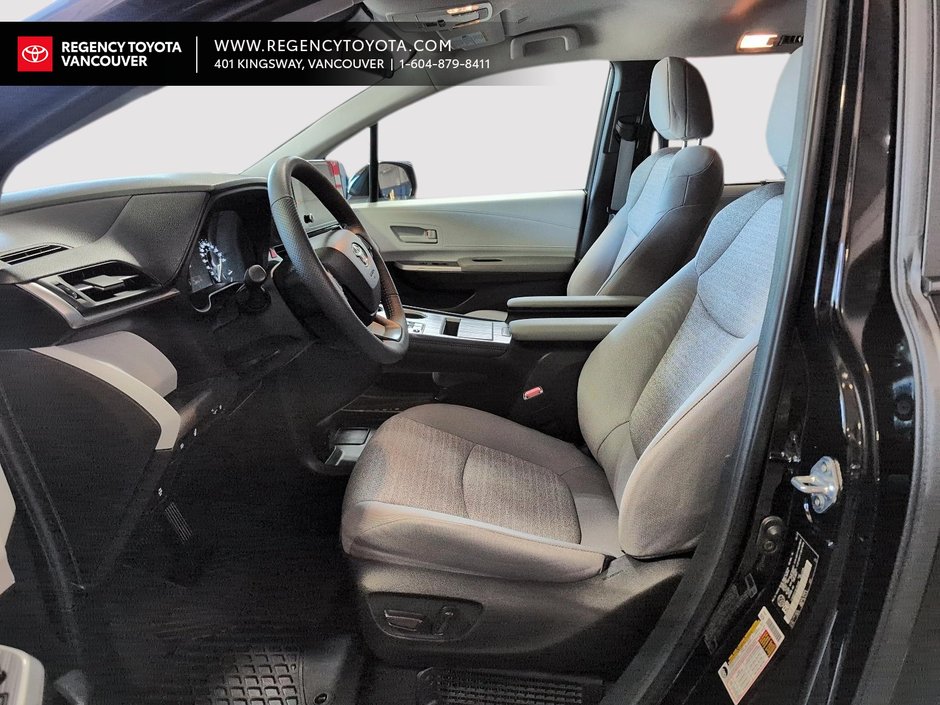 2025 Toyota Sienna LE AWD 8-Pass LE AWD-11