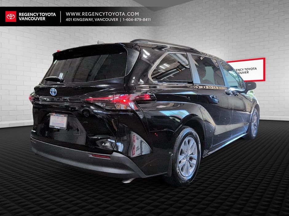 2025 Toyota Sienna LE AWD 8-Pass LE AWD-9