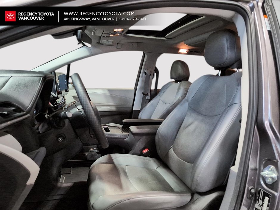 2023 Toyota Sienna Hybrid LIMITED  7-PASS-12