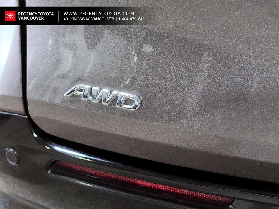 2023 Toyota Sienna Hybrid LIMITED  7-PASS-5