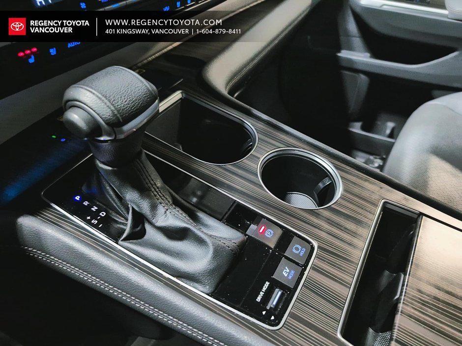2023 Toyota Sienna Hybrid LIMITED  7-PASS-17