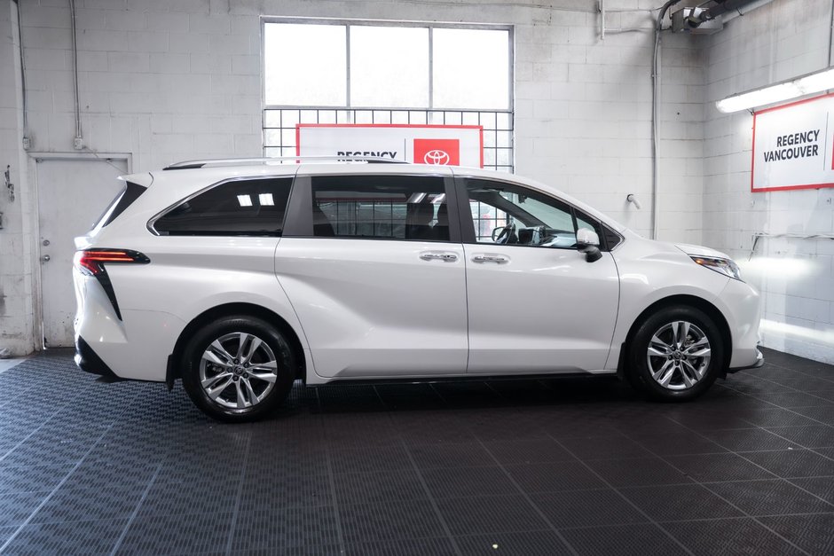 2024 Toyota Sienna LIMITED AWD 7 PASS-17
