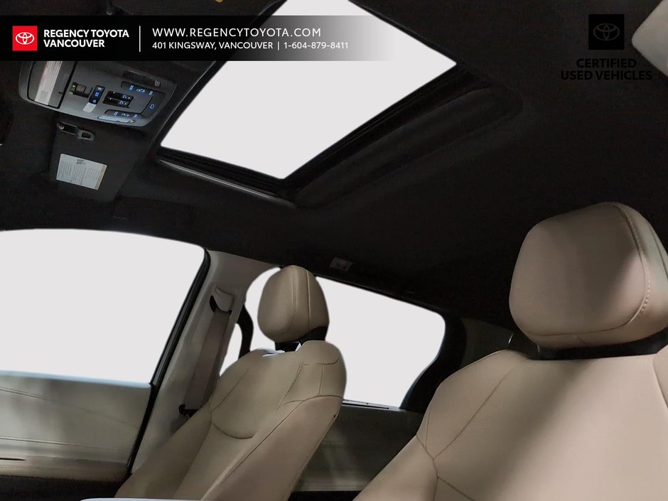 2022 Toyota Sienna XLE 8-Pass-16