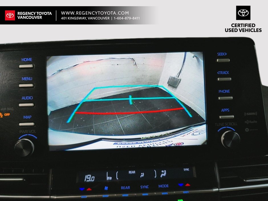 2022 Toyota Sienna XLE 8-Pass-17