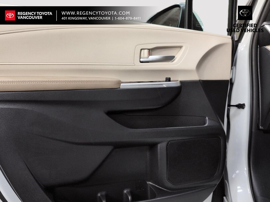 2022 Toyota Sienna XLE 8-Pass-10