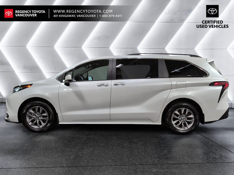2022 Toyota Sienna XLE 8-Pass-4