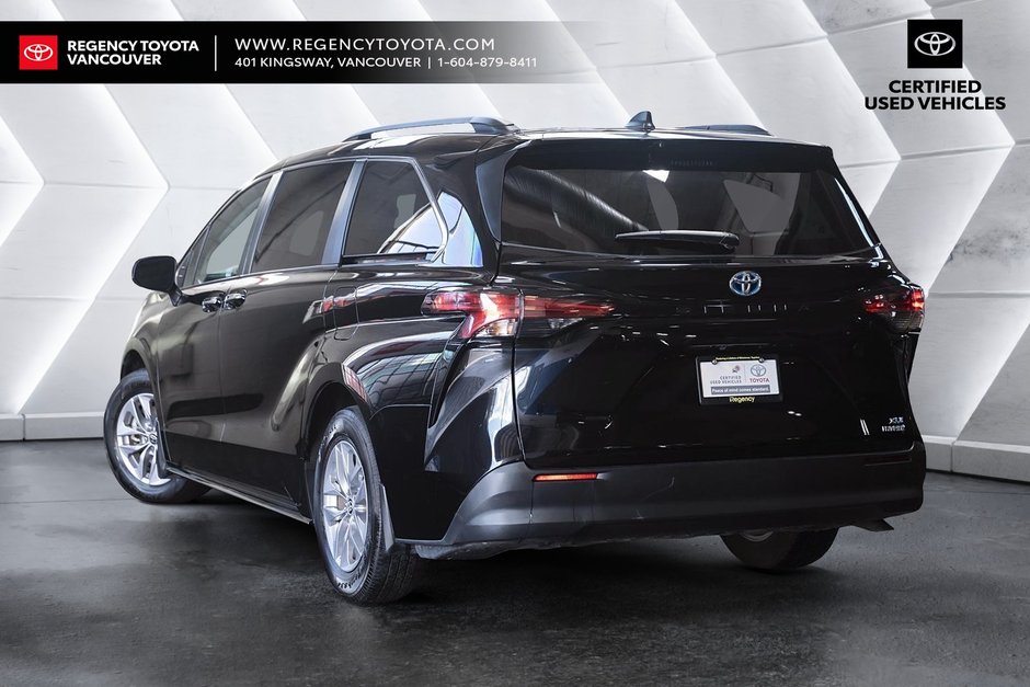 2022 Toyota Sienna XLE 8-Pass-3