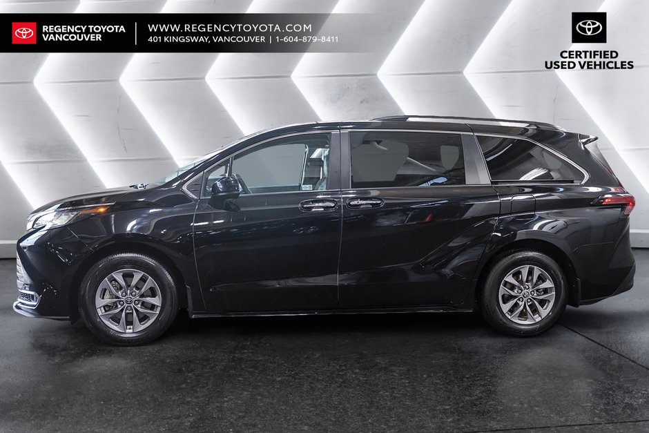 2022 Toyota Sienna XLE 8-Pass-8