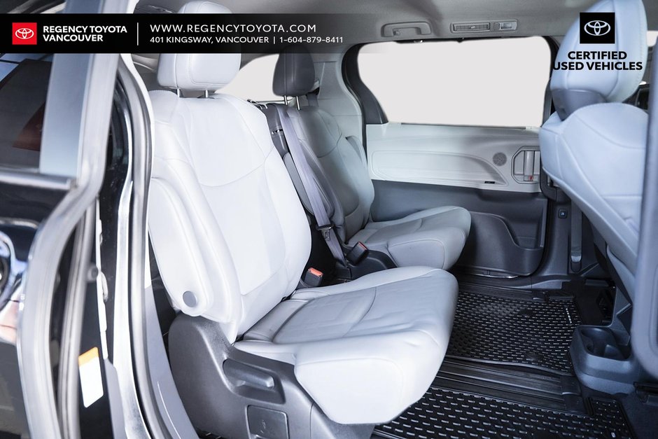2022 Toyota Sienna XLE 8-Pass-17