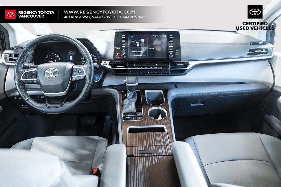 2022 Toyota Sienna XLE 8-Pass-14