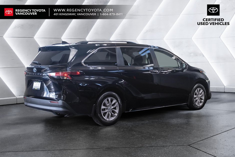 2022 Toyota Sienna XLE 8-Pass-4