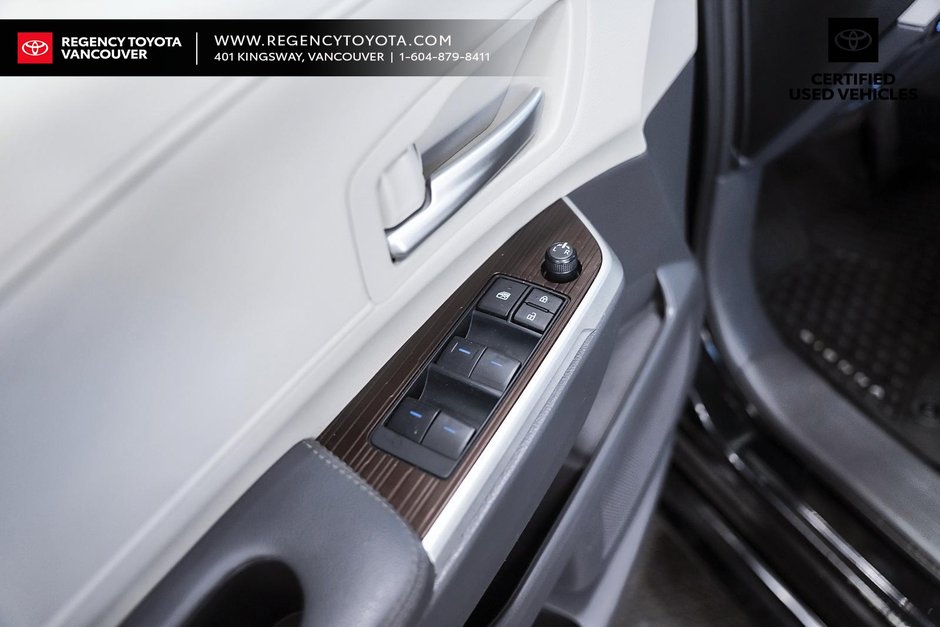 2022 Toyota Sienna XLE 8-Pass-9