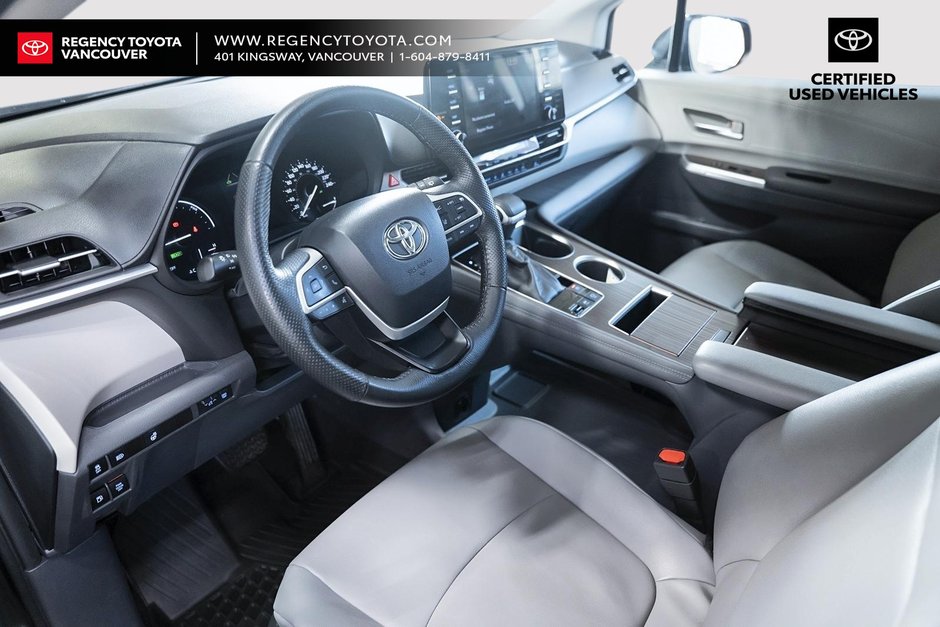 2022 Toyota Sienna XLE 8-Pass-1