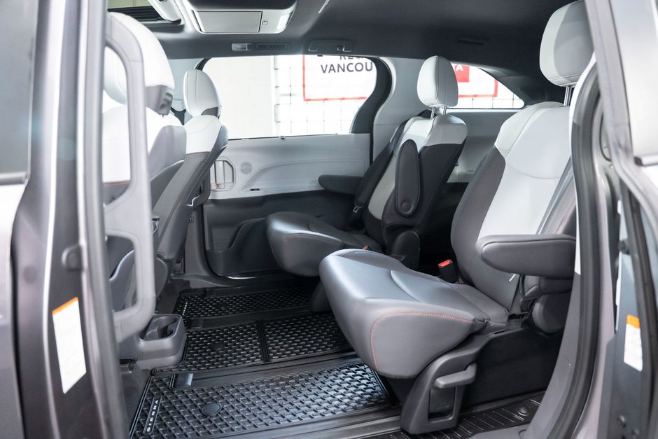 2022 Toyota SIENNA XSE AWD 7-PASS-9