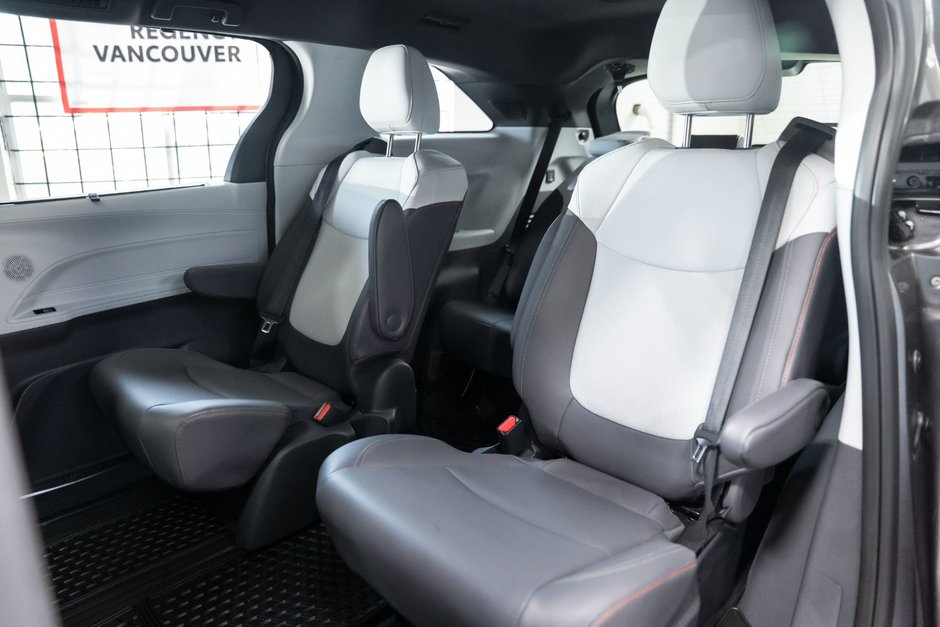 2022 Toyota SIENNA XSE AWD 7-PASS-10