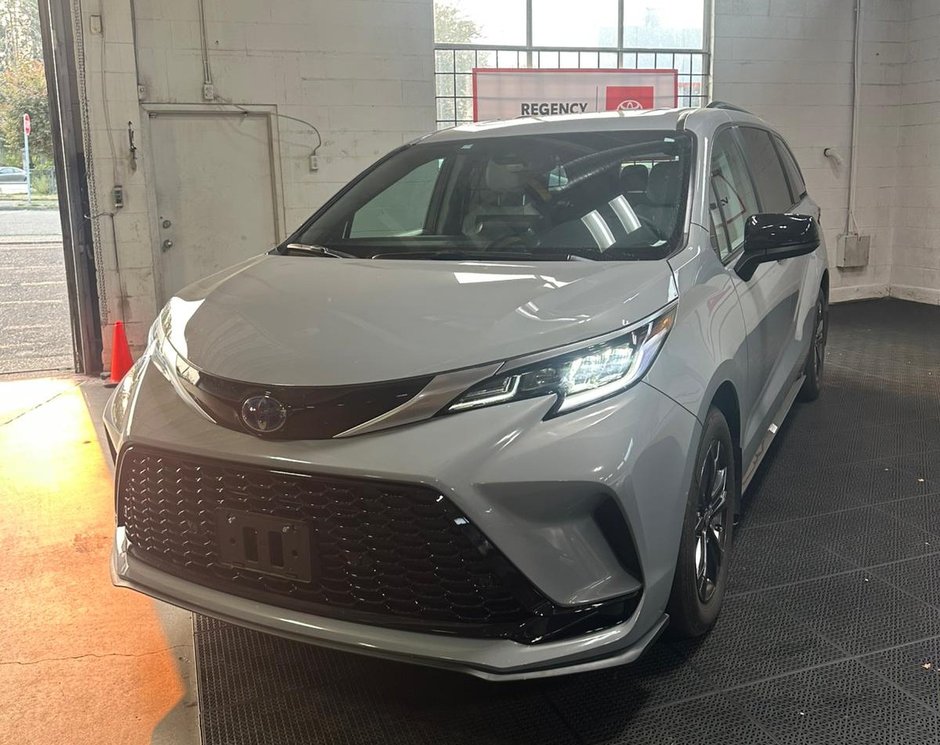 2024 Toyota Sienna Hybrid XSE AWD-1