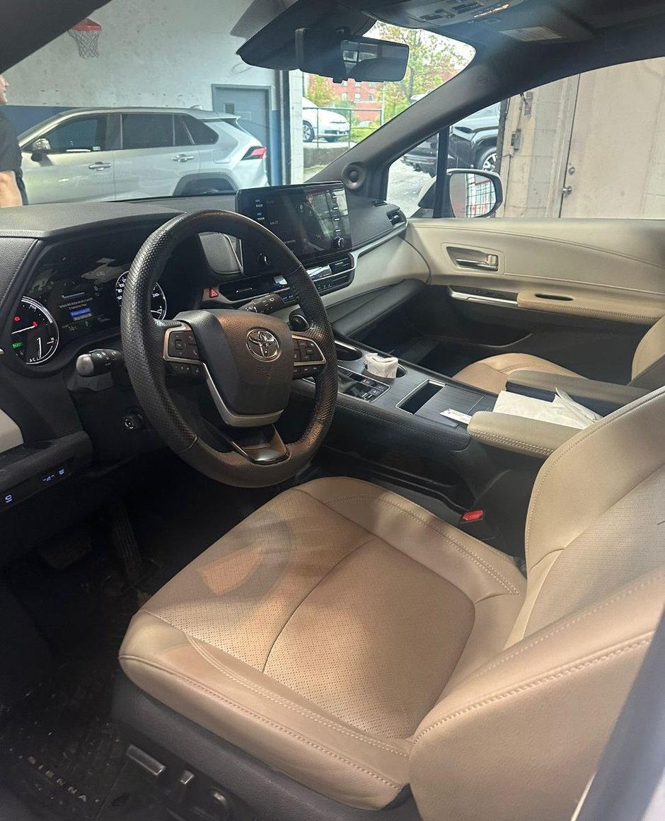 2024 Toyota Sienna LIMITED AWD 7 PASSENGER-2