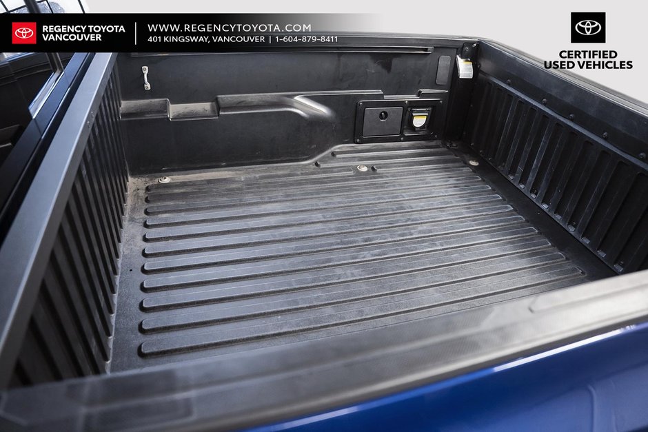 2022 Toyota Tacoma 4x4 Double Cab 6A SB-15