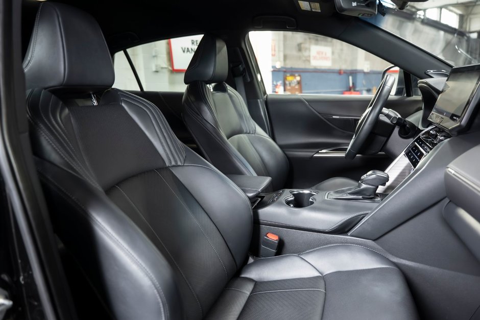 2022 Toyota Venza XLE AWD-19