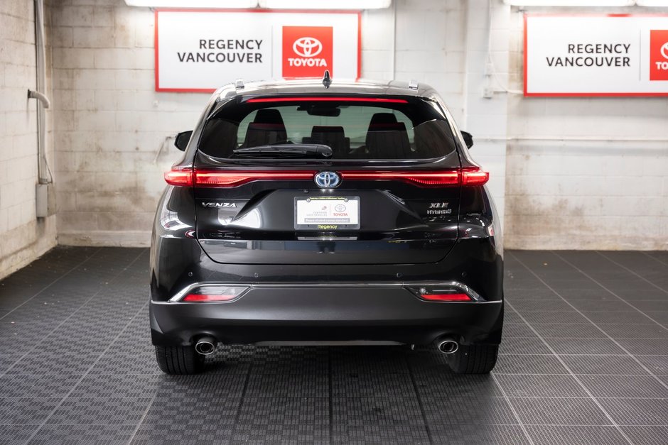 2022 Toyota Venza XLE AWD-12