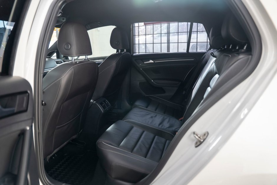 2019 Volkswagen Golf R-9