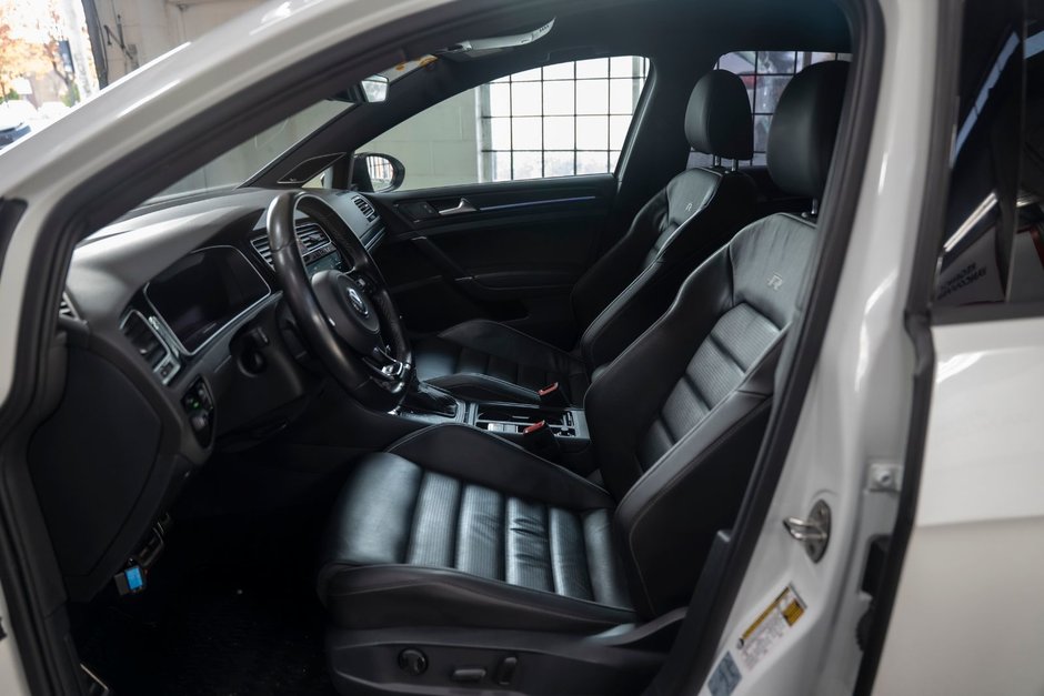 2019 Volkswagen Golf R-8