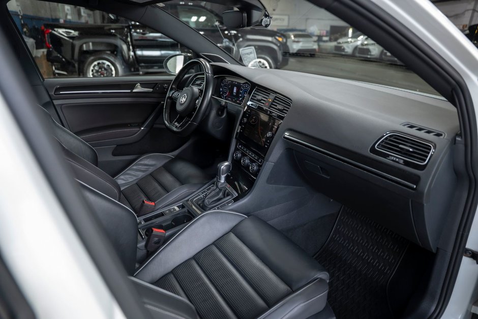 2019 Volkswagen Golf R-17