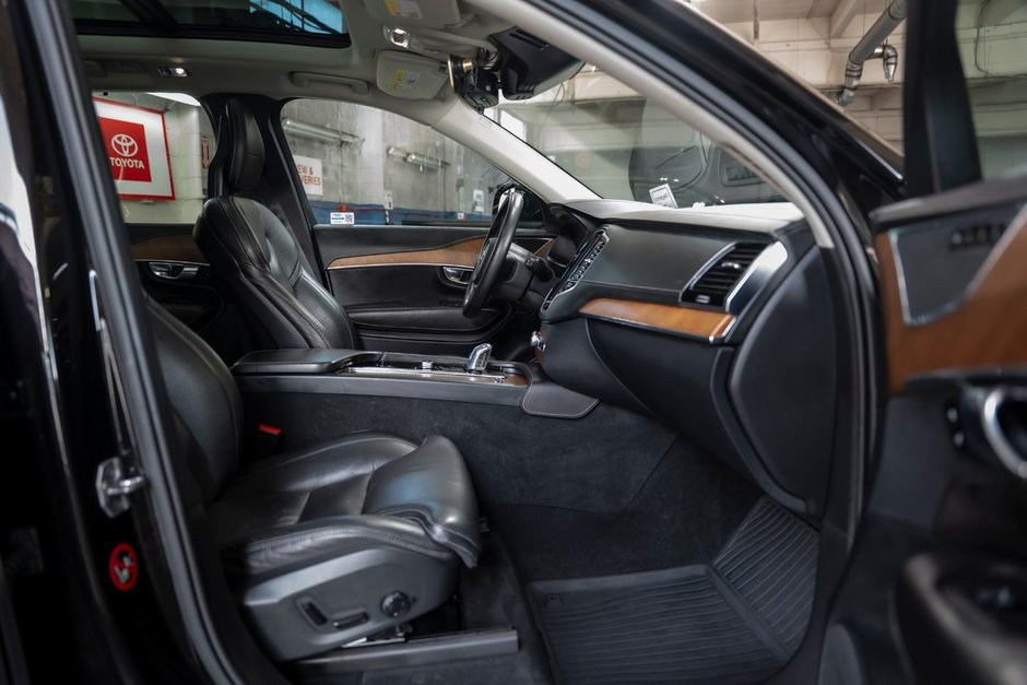 2017 Volvo XC90 T8 Inscription-19